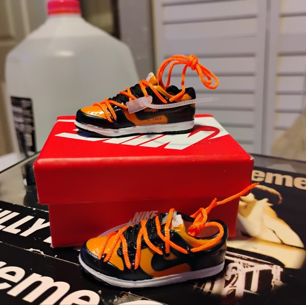 Nike Off White Michigan Dunks. Sneaker Keychain